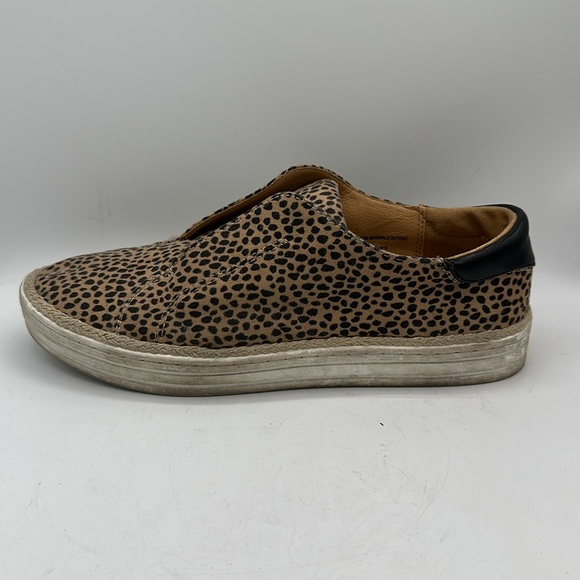 Universal Thread leopard print slip-on sneakers, size 8 - Picture 3 of 10